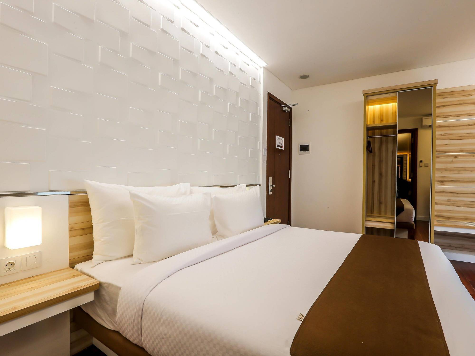 Alimar Hotel Malang Esterno foto