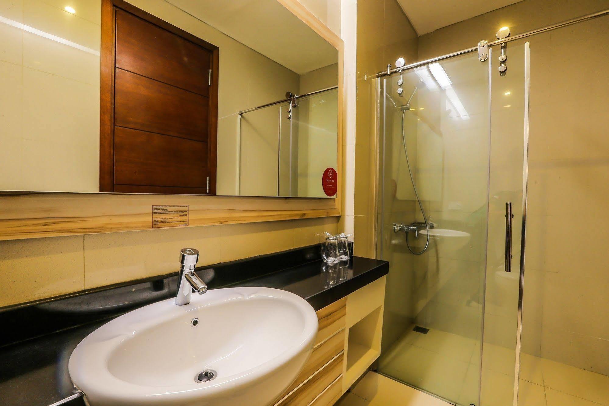 Alimar Hotel Malang Esterno foto
