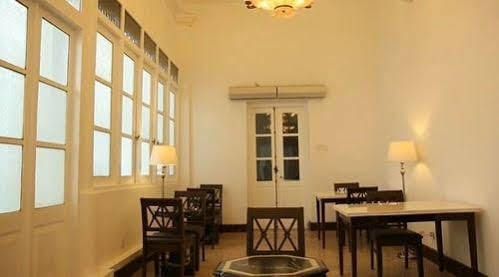 Alimar Hotel Malang Esterno foto